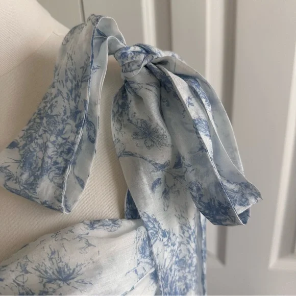 Petal and Pup Blue White Floral Coquette Lite Fabric Summer Dress Size M - Picture 5 of 16